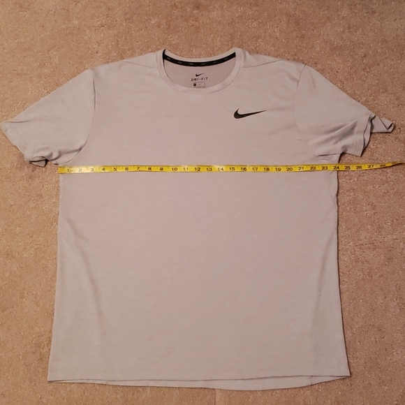 Nike Dri-Fit Men's Tee-shirt - Picture 6 of 9